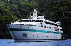 Luxury Paul Gauguin m/s PG Cruises - Ship Tere Moana