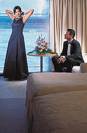LUXURY CRUISES - Penthouse, Veranda, Balconies, Windows and Suites Queen Elizabeth 2 Cunard Cruises